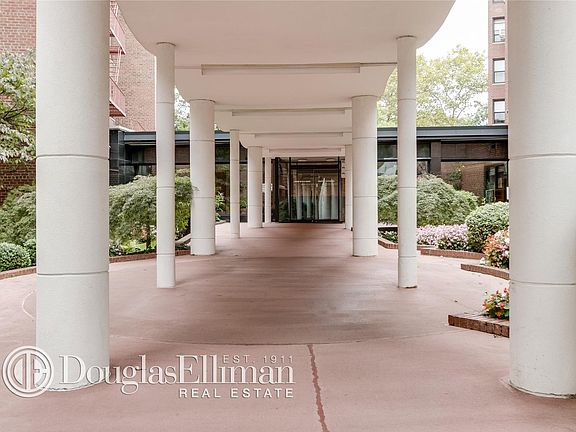 2nd image of 13915 83rd Ave APT 411