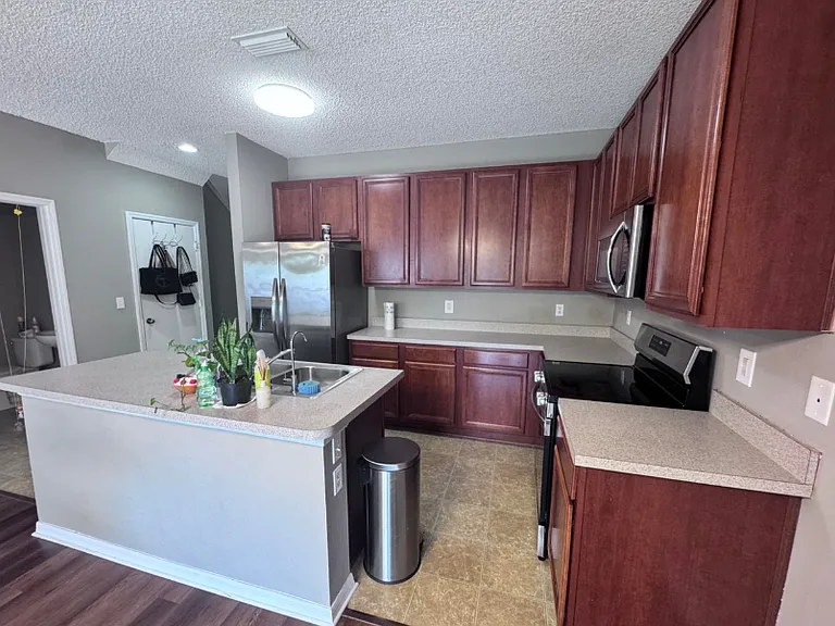 5216 Brighton Park Ln — Photo 8