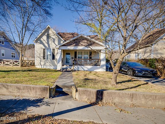 5th image of 7542 Chatham Cir