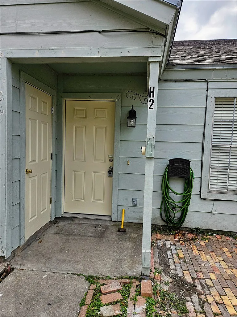 2 bed, 1176 sqft, $1,295 — Photo 1