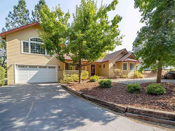 2nd image of 22709 Cedar Pines Ave