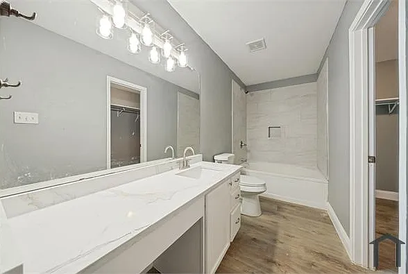 3 bed, 1736 sqft, $2,200 — Photo 2