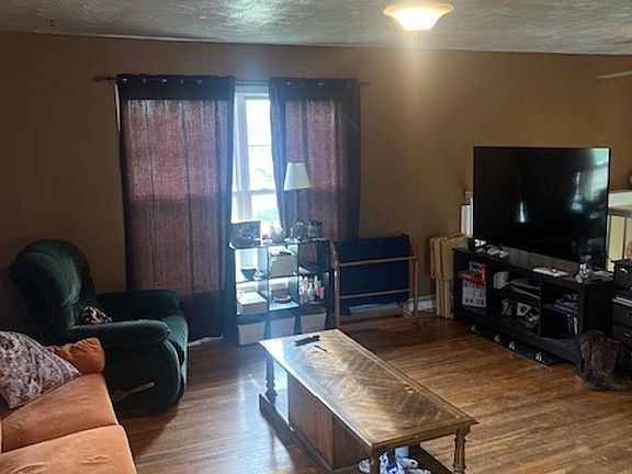 4th image of 105 N Doane Ave