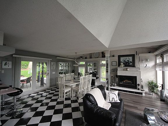 Living Rm & Dining Rm