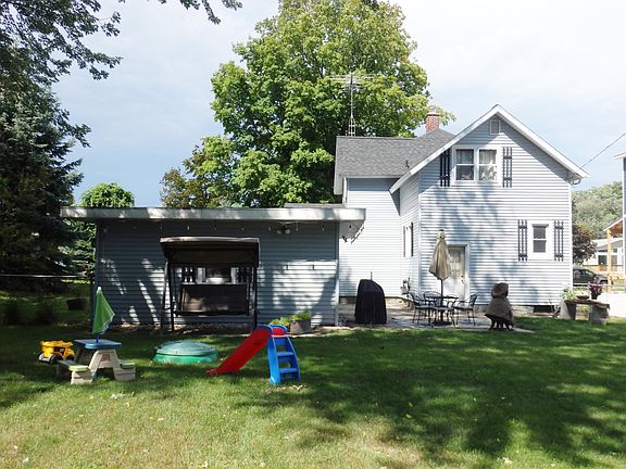 5th image of 306 E Foster St