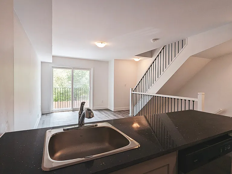 169 Lancaster St W #403 — Photo 16