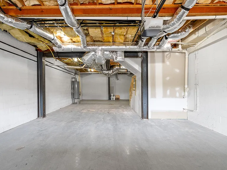 416 Franklin St — Photo 22