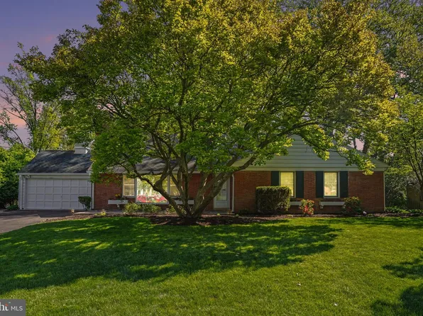 751 Arlington Rd, Camp Hill, PA 17011