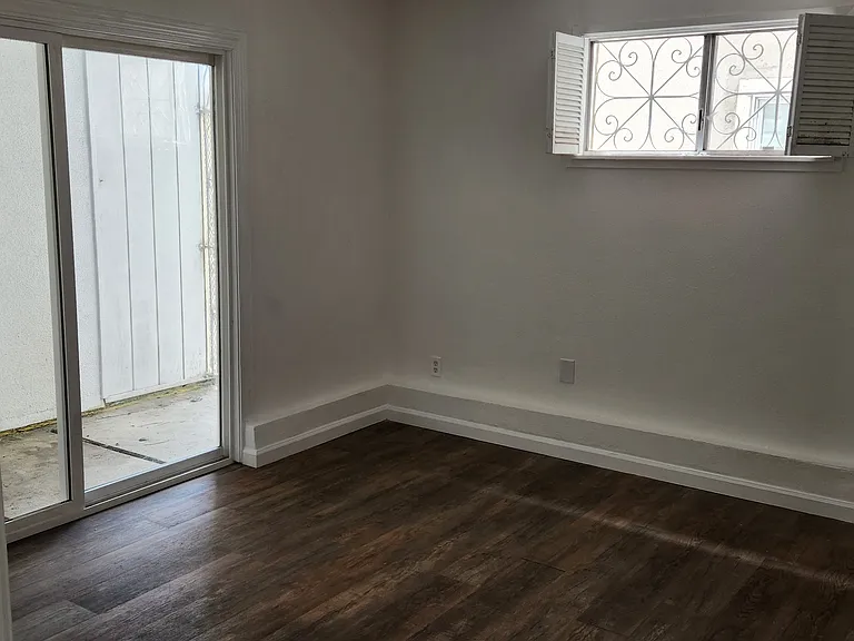 28 Amhurst Ct — Photo 3