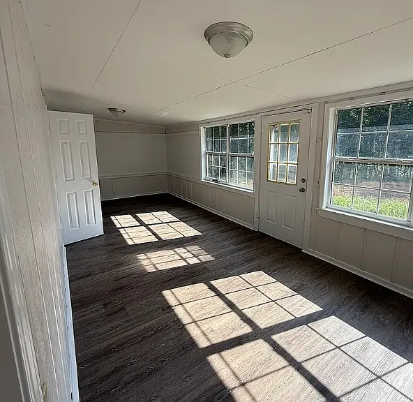 53 Park Ln — Photo 9