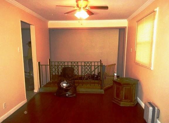5th image of 9824 Gloucester Dr