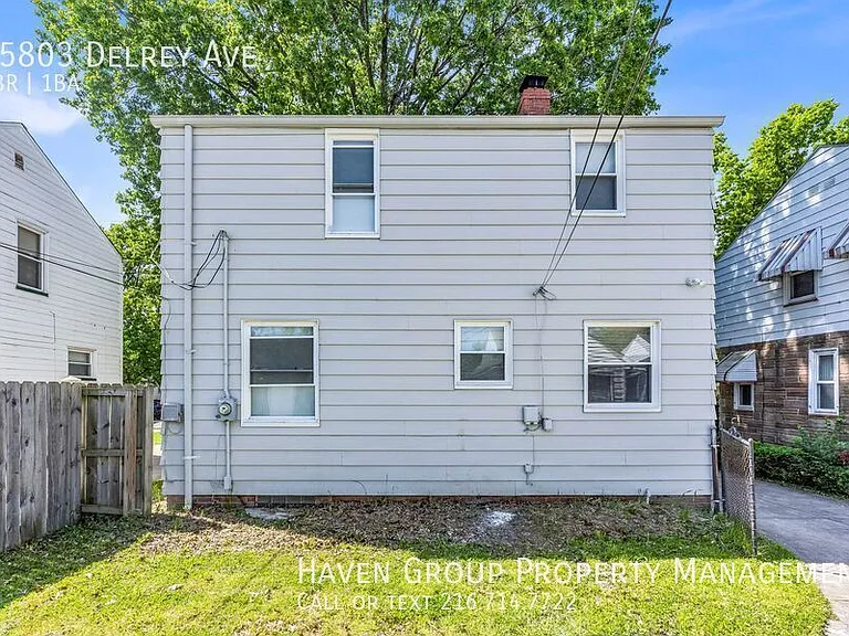 15803 Delrey Ave — Photo 21