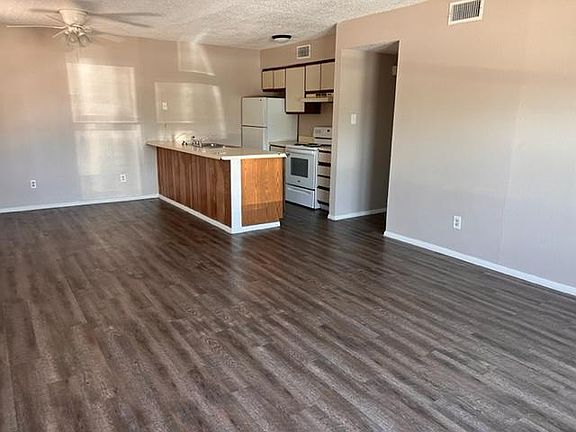 4th image of 659 Redwood Ave