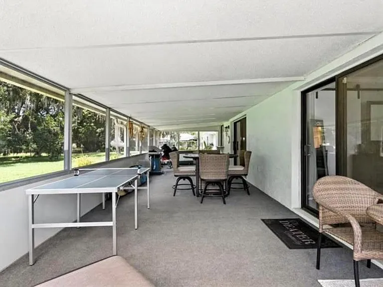16 Courtney Pl — Photo 41