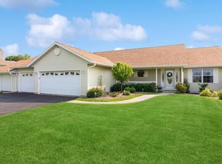 N7012 Lakeshore Ave, Elkhorn, WI