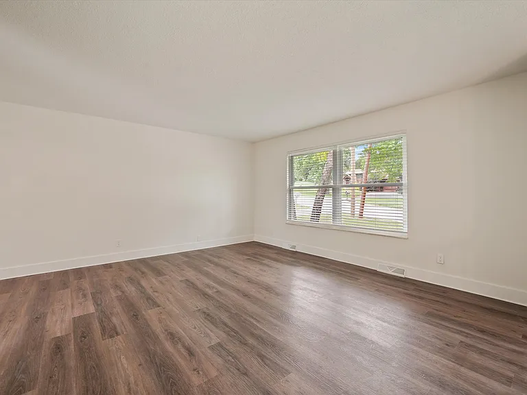 509 Banbury Rd — Photo 18