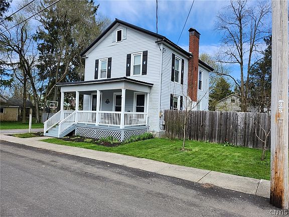 3rd image of 706 Division St