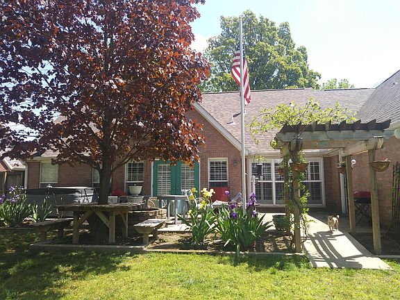 5th image of 902 N Mallard Ln