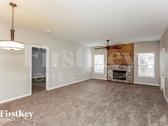 3rd image of 19194 Fox Chase Dr