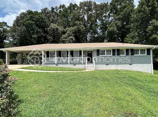 3253 Georgian Woods Cir, Decatur, GA 30034