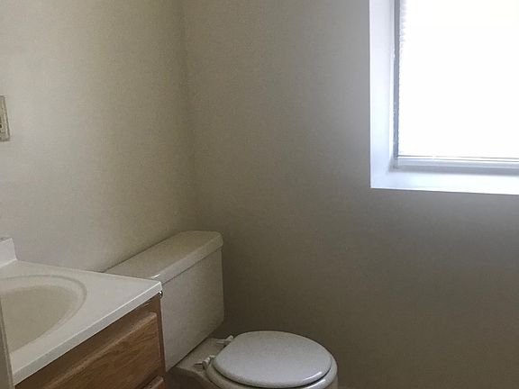 5th image of 82 N Arlington Ave APT 4B