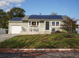 5 Rosemary Dr, Hazlet, NJ 07730