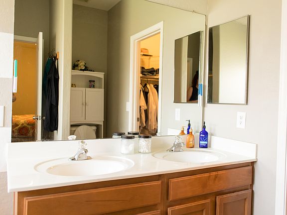 4th image of 6414 S 70th Ln