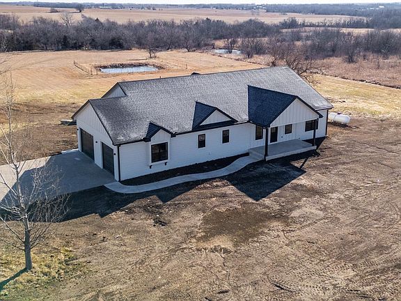 5th image of 7406 SW Docking Rd