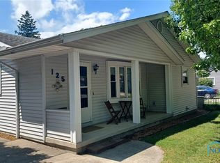 125 N Oakwood St, Wauseon, OH 43567