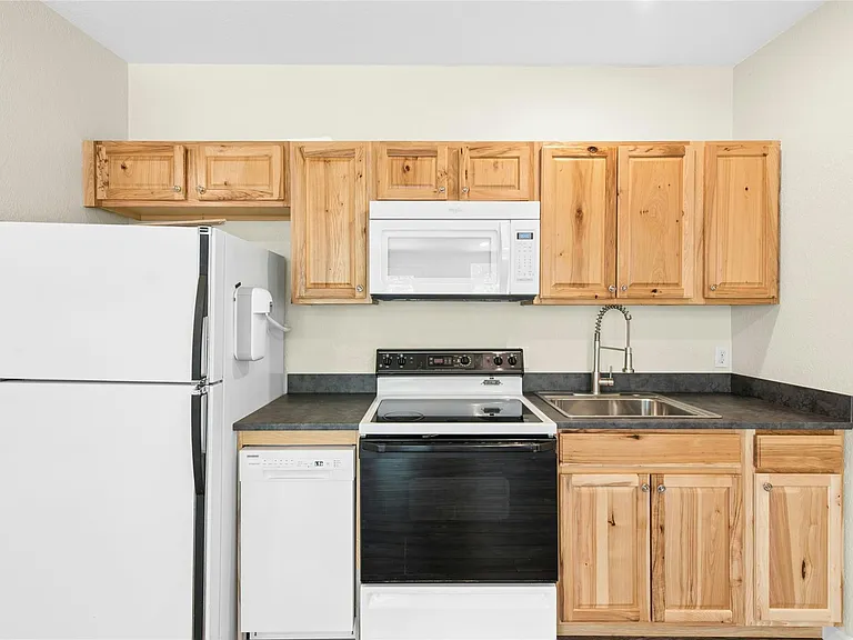 904 Philco Dr #B — Photo 16