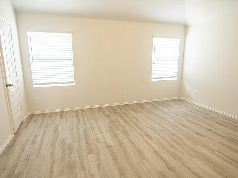 18602 Paddys Creek Trl — Photo 9