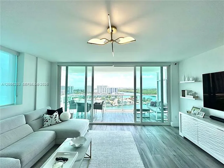 400 Sunny Isles Blvd #1708 — Photo 4