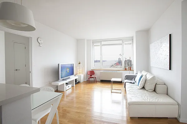 Sold by Stribling | media 5