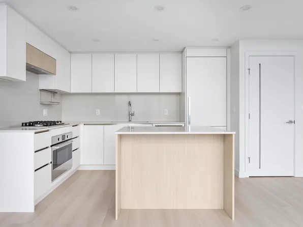 13573 98a Ave #409, Surrey, BC V3T 1C2