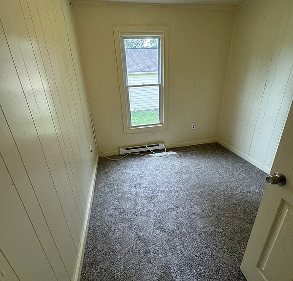 2121 Hazelwood Ave — Photo 3