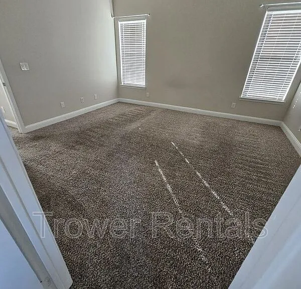 1021 E 90th Ct — Photo 18