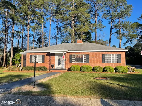 33 8th Ave, Mc Rae, GA 31055