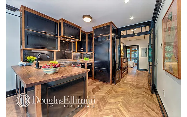 Sold by Douglas Elliman | media 10