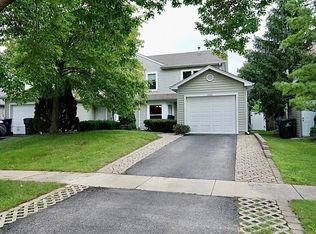 1881 Appaloosa Dr, Naperville, IL 60565