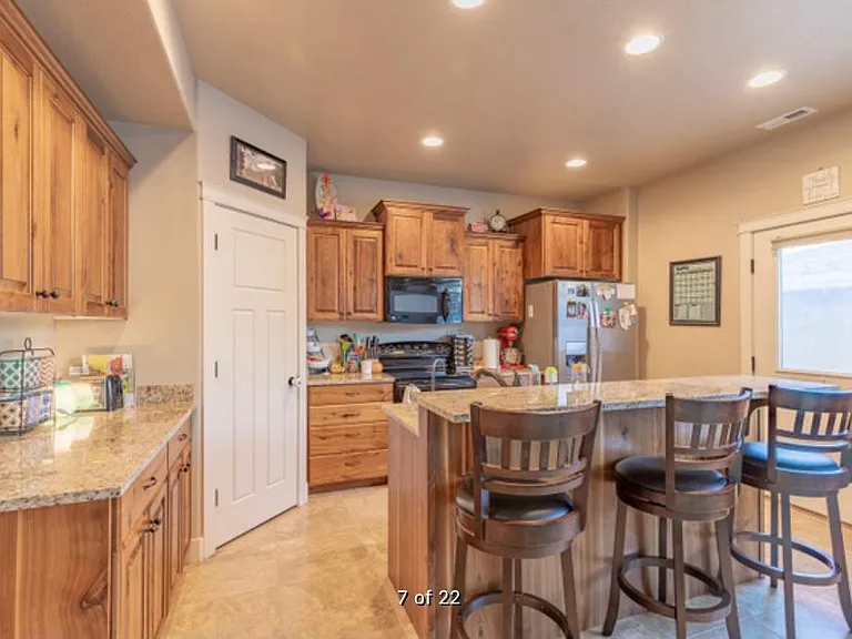 255 W 2700 N #15 — Photo 5