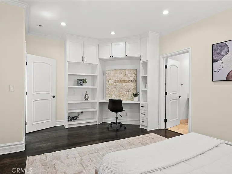 15014 Valleyheart Dr — Photo 30