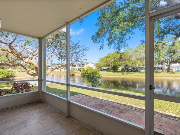 10 Oakridge Cir #10-B, Deerfield Beach, FL 33442