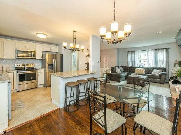 26 Columbia Trl, Hopatcong Boro, NJ 07843