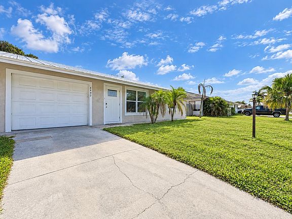 3rd image of 4497 SE ROARING BROOK Way
