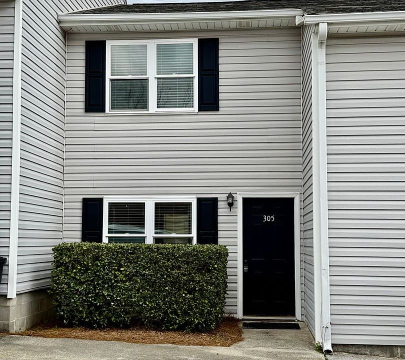 1st image of 305 Hillsboro Ln