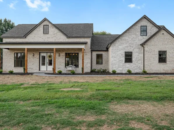 165 Meadow Brook Cir, Danville, VA 24541