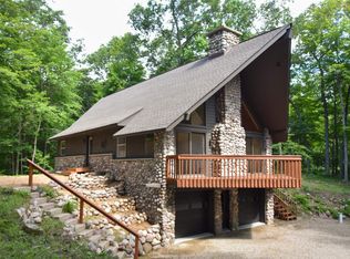 N1381 W Stratton Rd, Waupaca, WI 54981