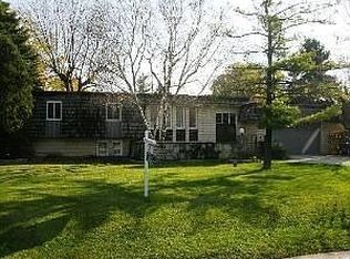 11S475 Downers Dr, Lemont, IL
