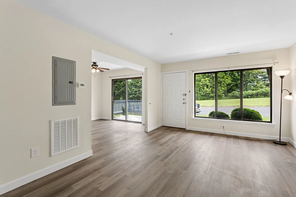Building Photo - 80 Cedarwood Ct #80