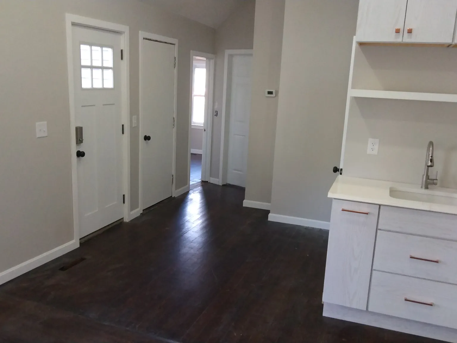 1 bed, 800 sqft, $1,600 — Photo 2